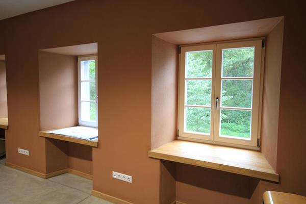 Fenster und Lehmputz - Ein besonderes Augenmerk liegt auf den Verbindungen zwischen Fenstern und Lehmputz