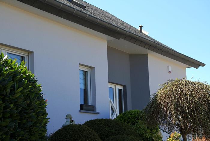 Neuer Oberputz und Anstrich
